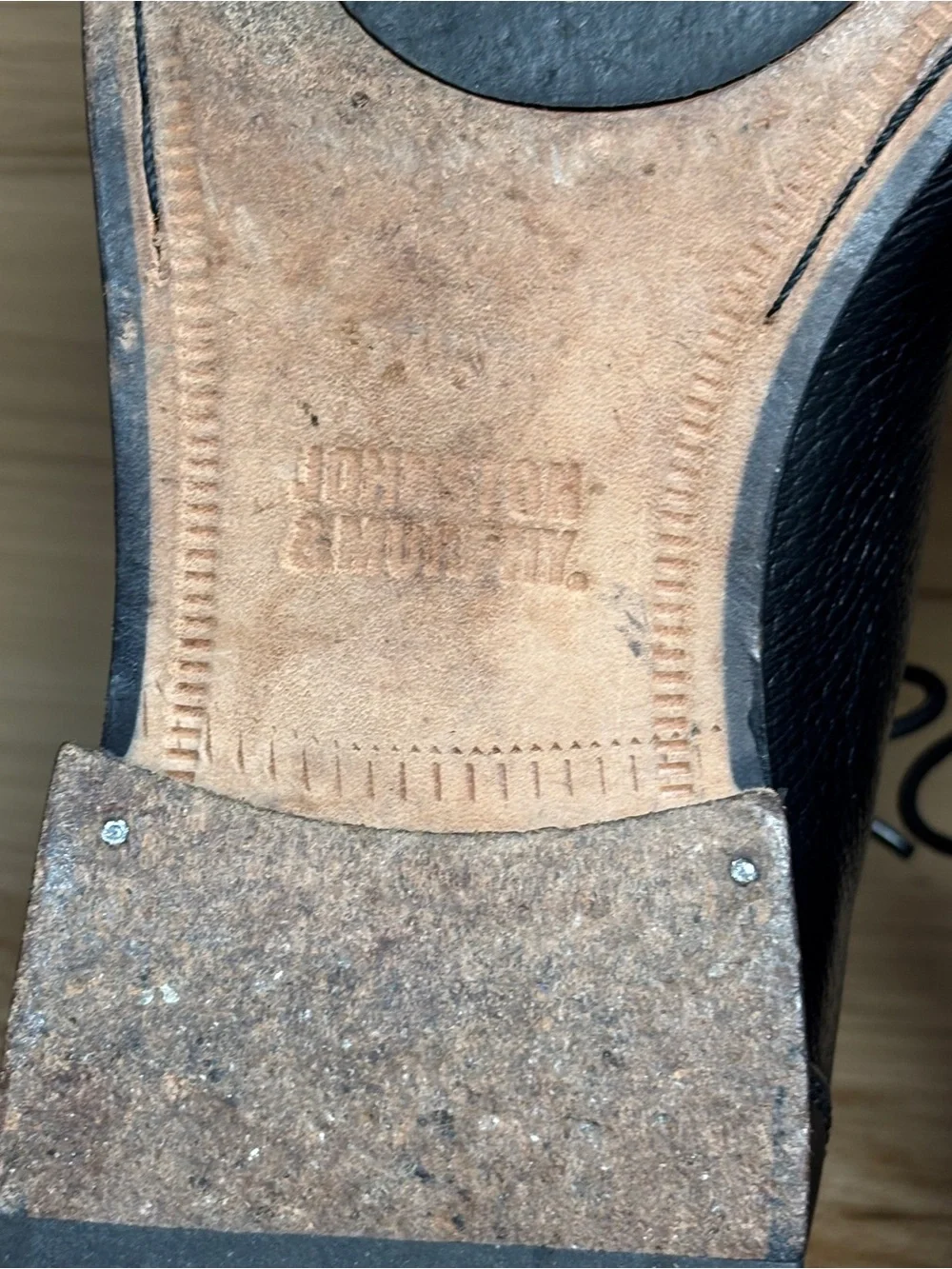 Johnston & Murphy dress shoes featuring smooth and textured leather size 11